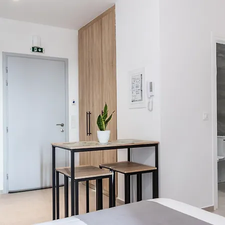 Pagani - Luxury A2 Apartment Kalamata